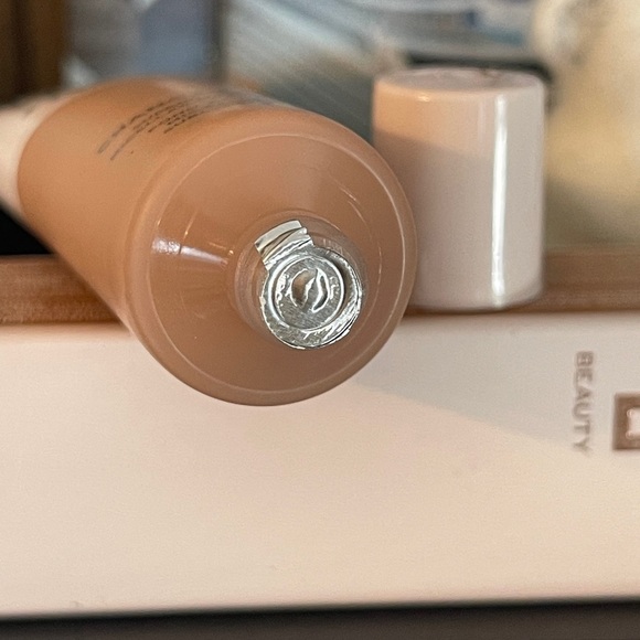 BITE BEAUTY Changemaker Foundation In T135 Tan with Warm Peach Undertone - Picture 6 of 9